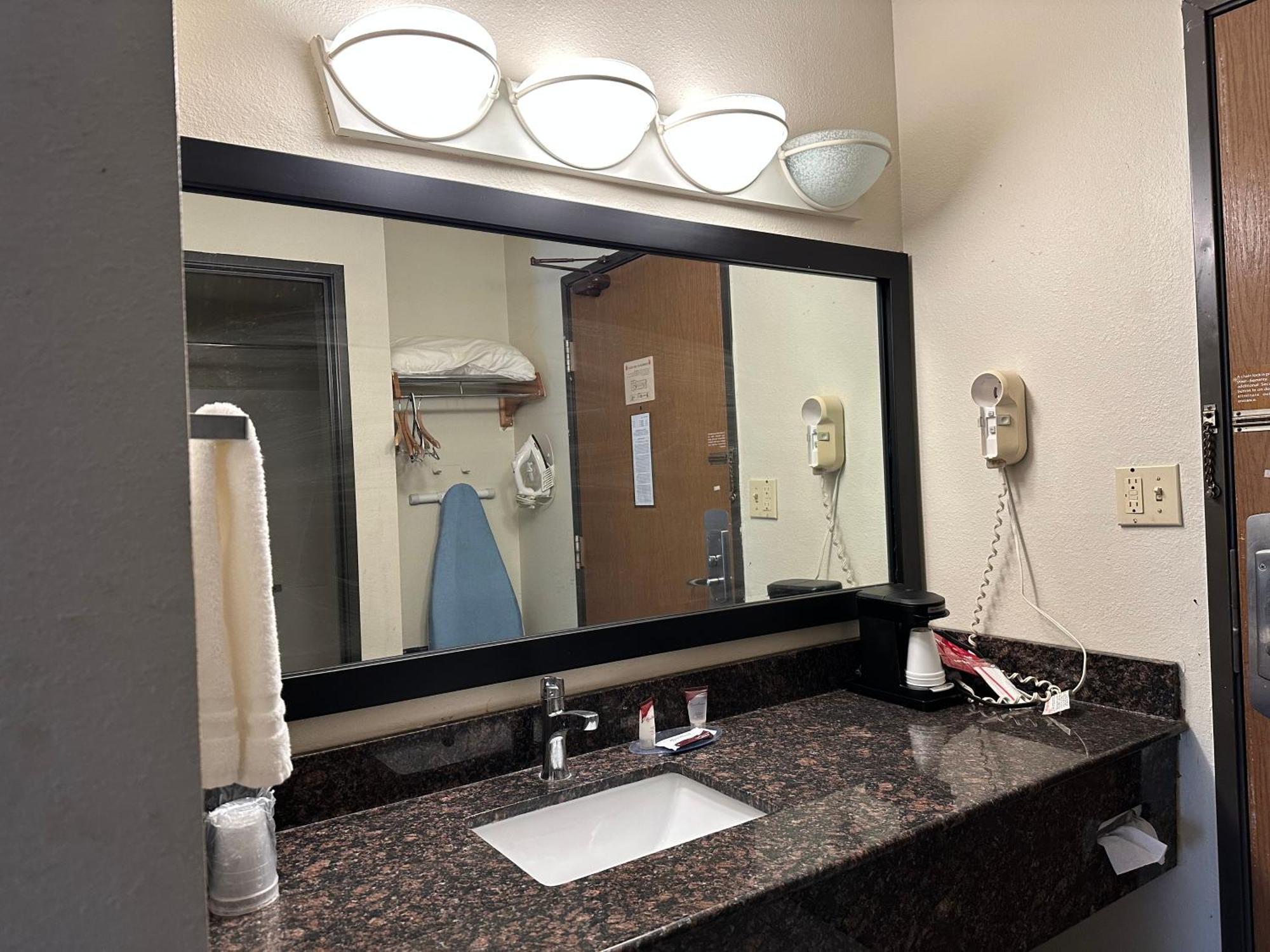 Hotel Inn Milwaukee Exterior photo